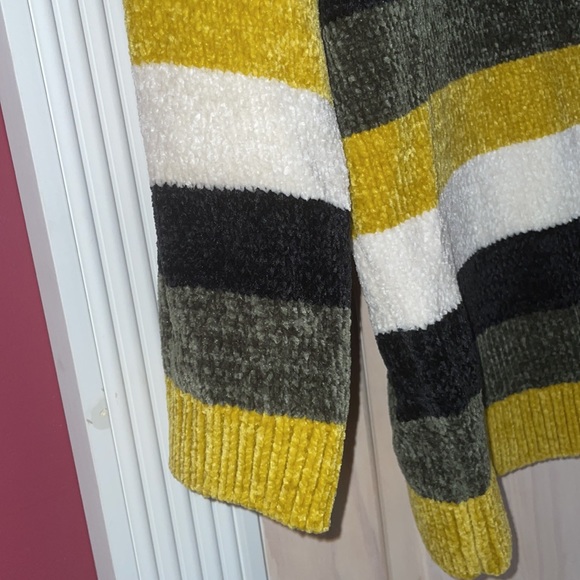 Sweater from Express - Picture 3 of 4